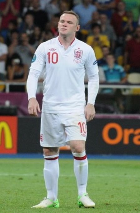 Wayne_Rooney_Euro_2012_vs_Italy.jpg